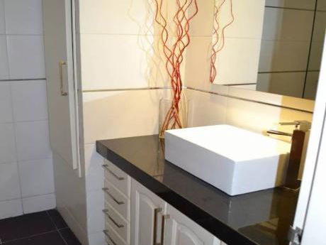 Linda Planta- 105 M2, Gje, 3 + Serv. Piso 5
