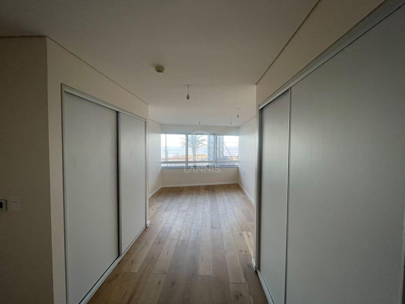 Hermoso apartamento en alquiler (Rambla Rep. de México y 6 de abril)