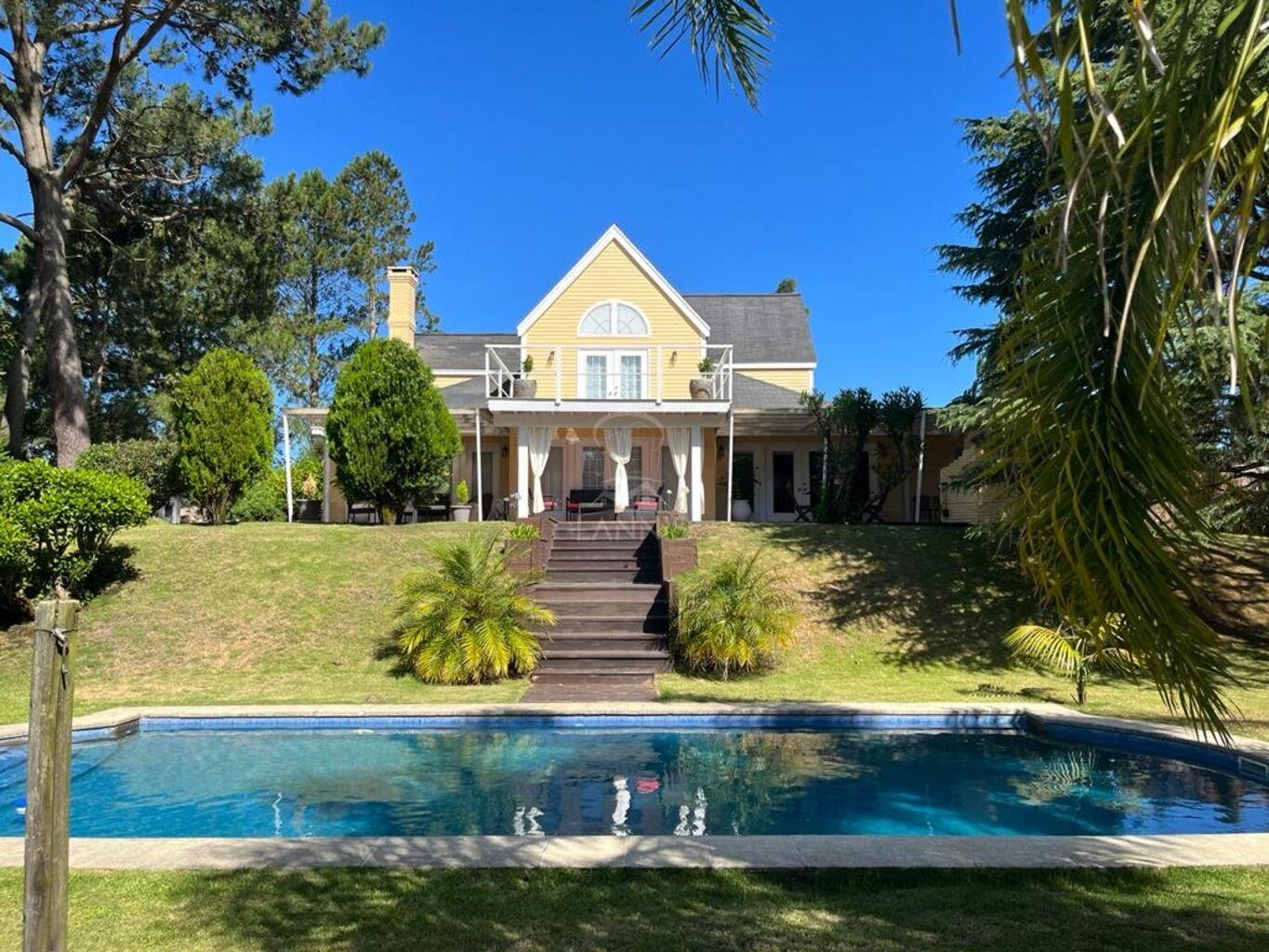 ALQUILER TEMPORARIO | RESIDENCIA DE CATEGORÍA EN BARRIO PRIVADO LA RESIDENCE – PUNTA DEL ESTE