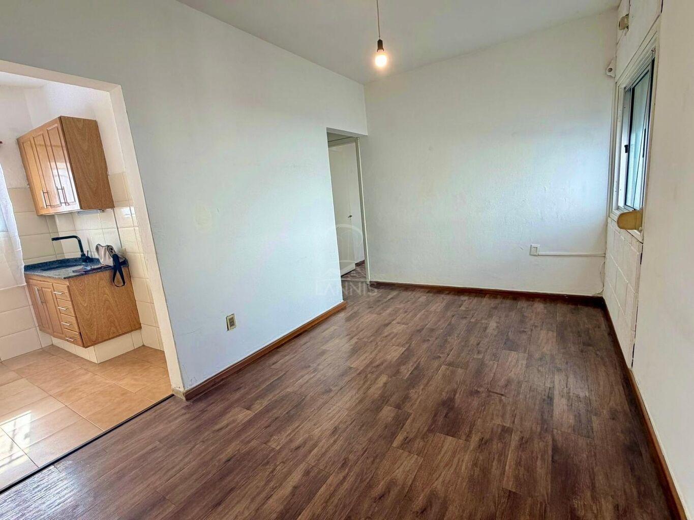 Apartamento en alquiler (Baltasar Vargas y Timbó) a 1 cuadra y media de Av. Brasil.