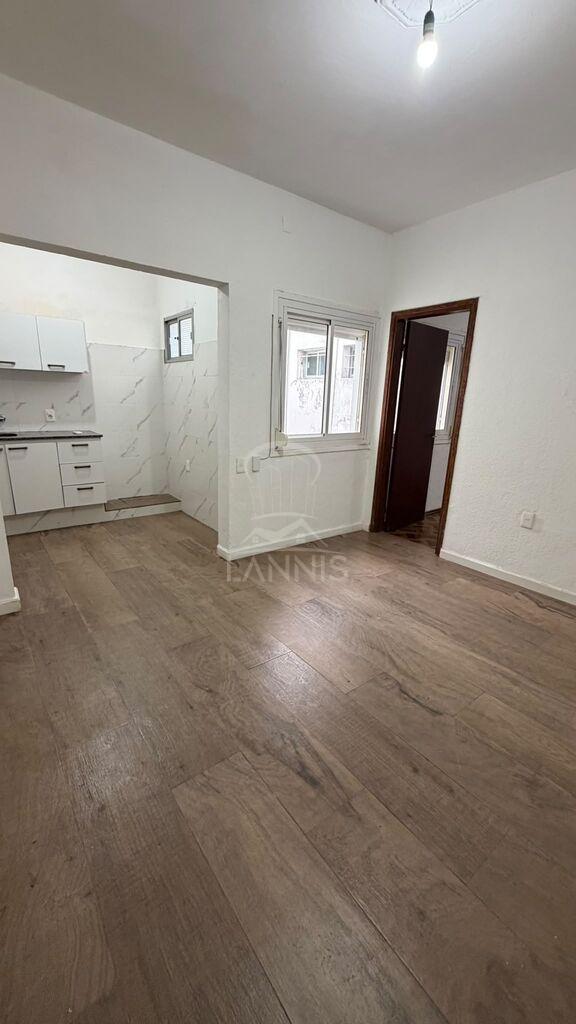 POCITOS REF LV2220 Apartamento en alquiler (Baltasar Vargas y Timbó) a 1 cuadra y media de Av. Bras · Foto 6