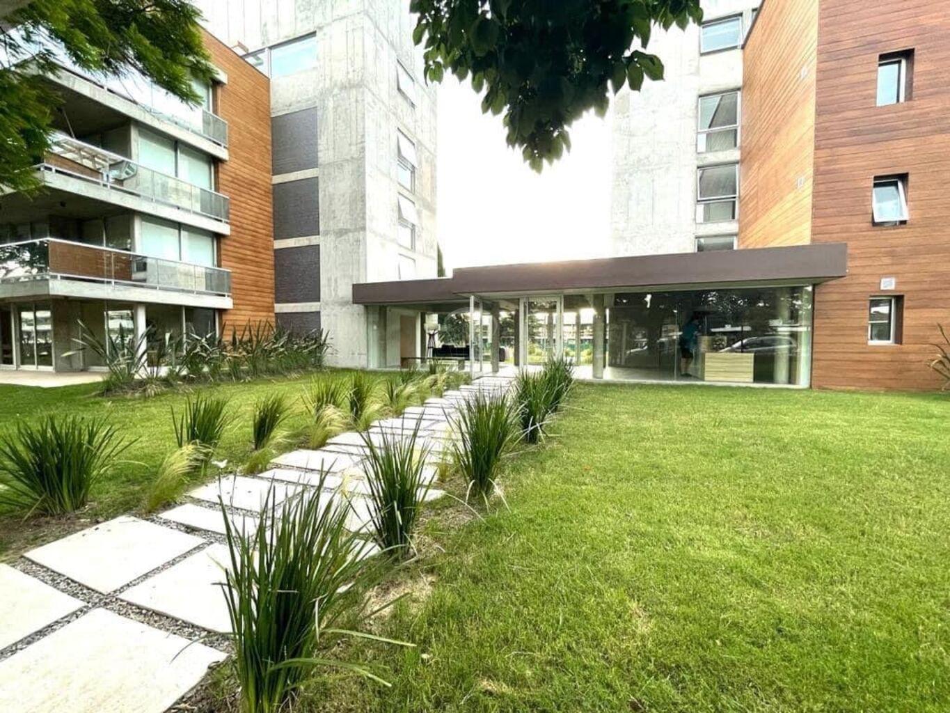 Venta de apartamento 2 dormitorios y 2 baños en Mansa, Punta del Este