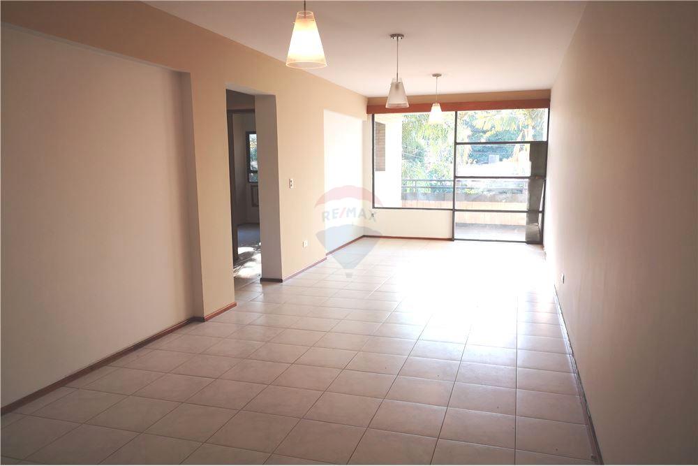 DEPARTAMENTO DE 2 HABS + ÁREA DE SERVICIO +COCHERA — foto 2