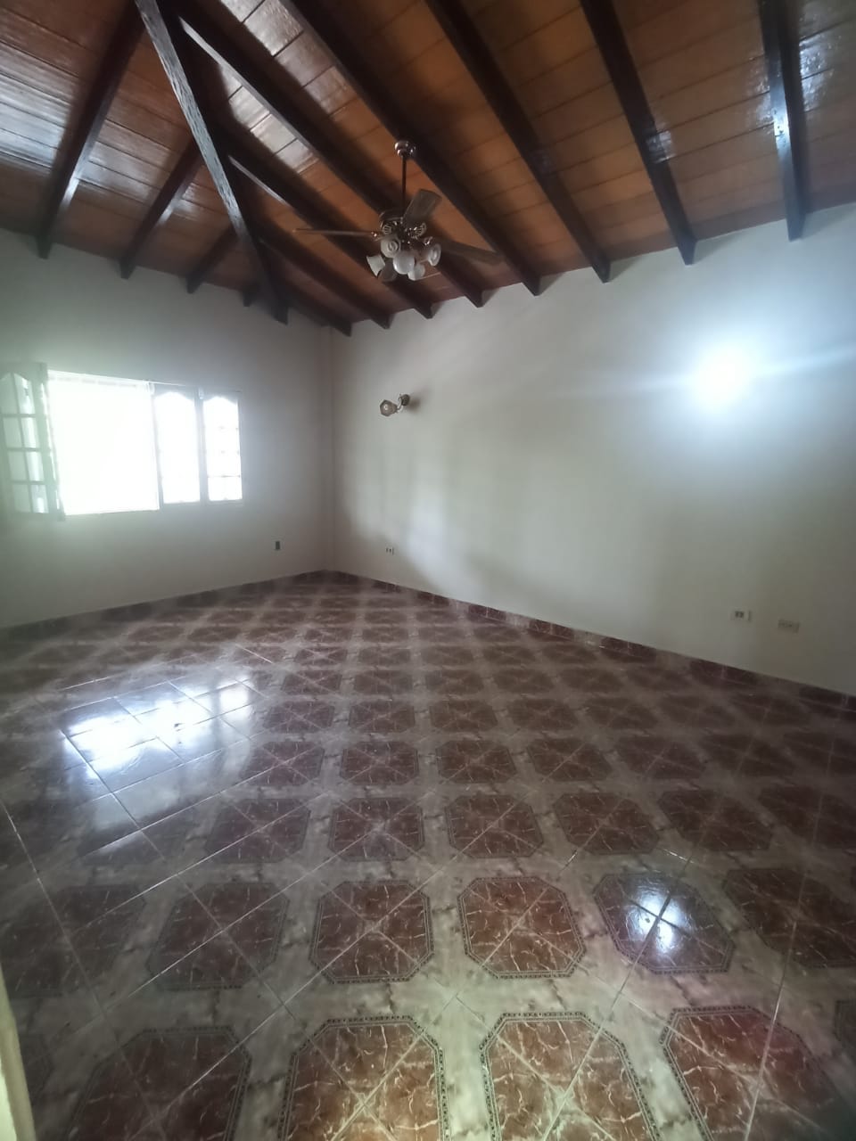 ALQUILO CASA EN LAMBARE — foto 2