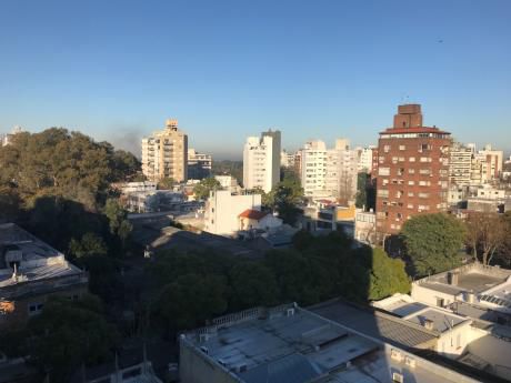 Apartamento Sobre Boulevard Artigas Súper Luminoso
