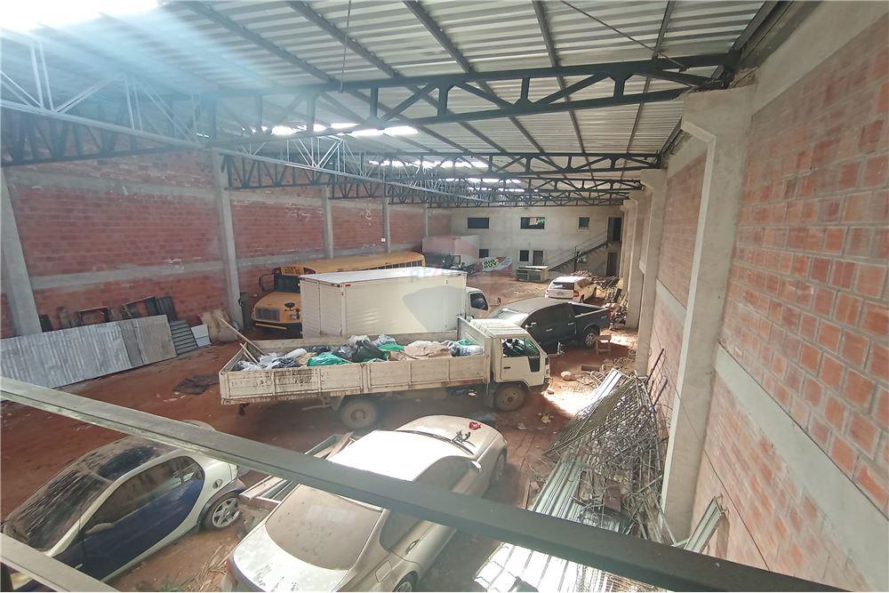 EN ALQUILER AMPLIO DEPOSITO A ESTRENAR LAMBARE — foto 2