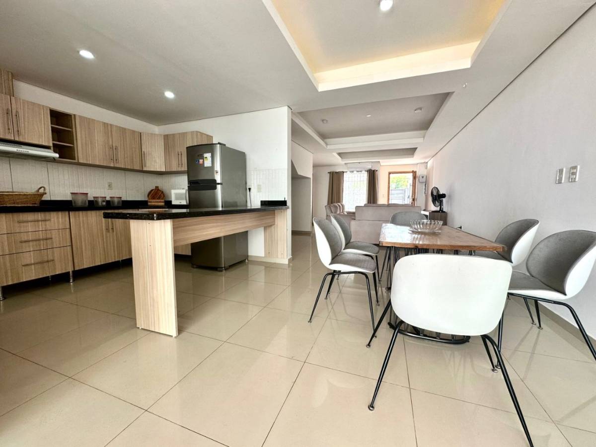 ALQUILO DUPLEX AMOBLADO EN MBURUCUYA — foto 2