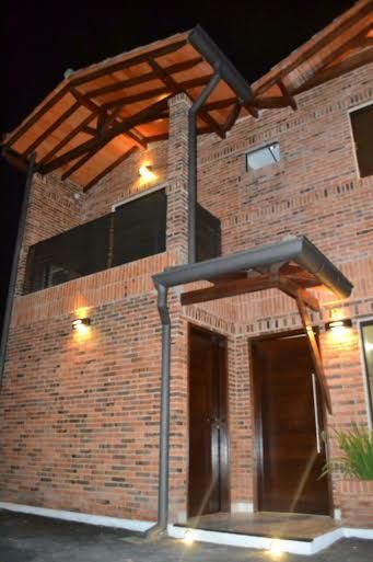 Hermoso Y Amplio Duplex En Pozo En Zona Laguna Grande 240 M² Terreno