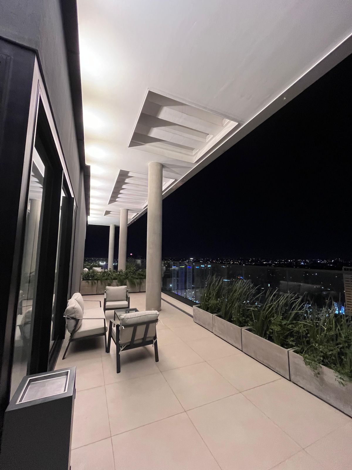 VENDO  PENTHOUSE AMOBLADO Y DOMOTIZADO EN MORE DEL SOL — foto 3