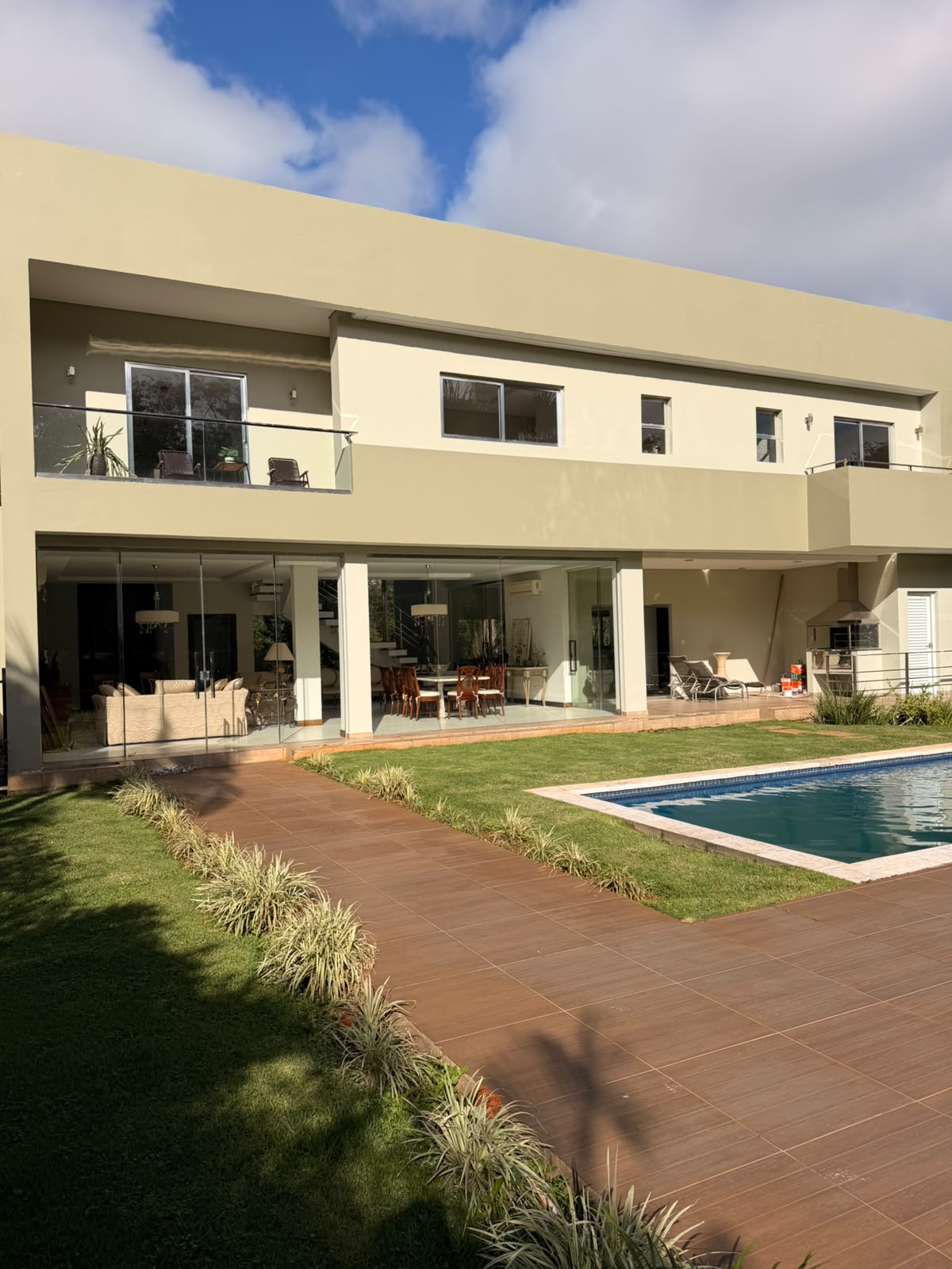 VENDO HERMOSA CASA EN EL PARANA COUNTRY CLUB — foto 2