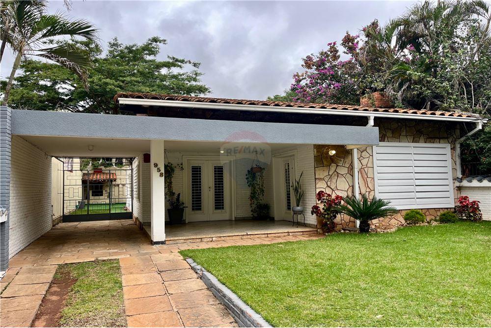 Casa - Alquiler - Paraguay Asunción Las Mercedes — foto 2