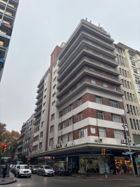 PARAGUAY Y 18 - OFICINA Y/O VIVIENDA - 137m2 - MUY BUENA CONSTRUCCION