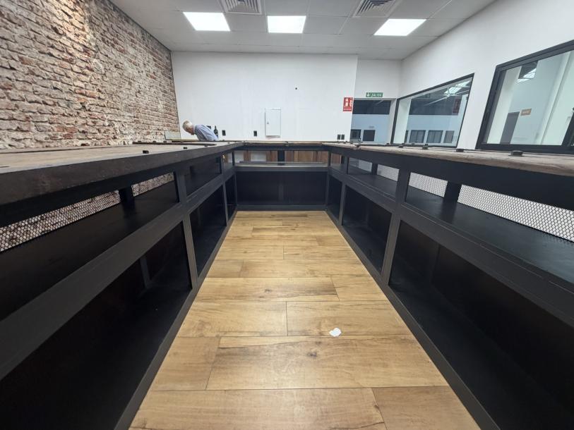 Alquiler | Importante local corporativo de 1.475 m² sobre Av. Gral. Flores · Foto 9