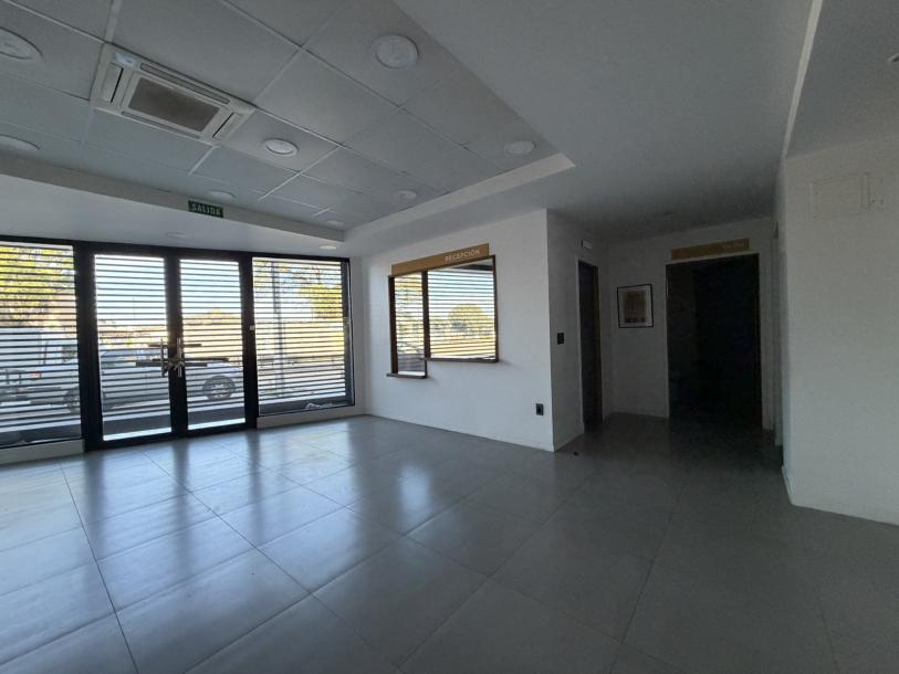Alquiler | Importante local corporativo de 1.475 m² sobre Av. Gral. Flores · Foto 6