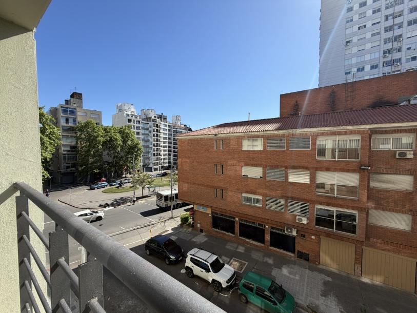 AV. BRASIL Y ARAUCHO - 1 DORM C/GGE - MUY LUMINOSO · Foto 3