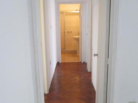 Apartamento 2 Dormitorios. Goes. 1 Por Piso.