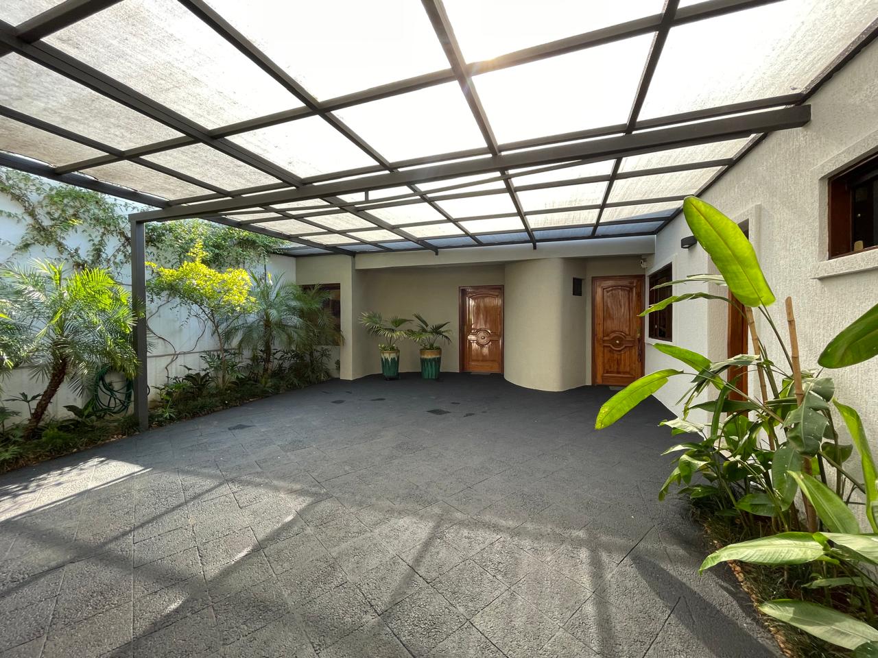Alquilo Hermosa Casa En Asunción — foto 2