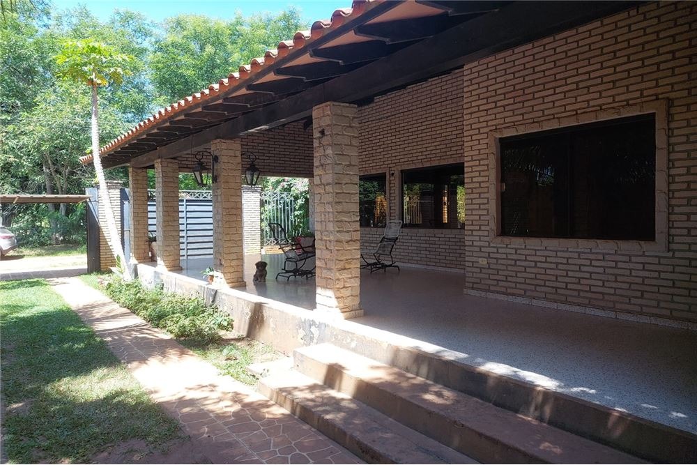 VENDO CASA EN CORONEL OVIEDO - CENTRO — foto 3