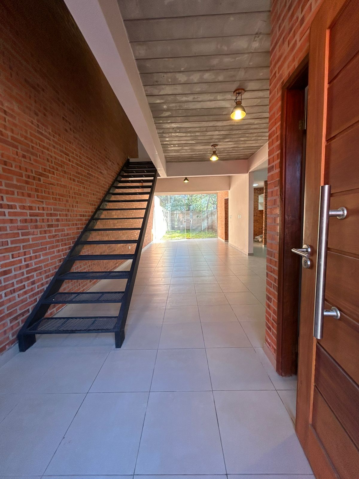 DUPLEX EN ALQUILER LAMBARE — foto 2