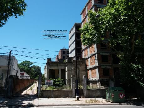 U126993 395.000= Terreno Ideal Parking ó Edificio Zona Vis