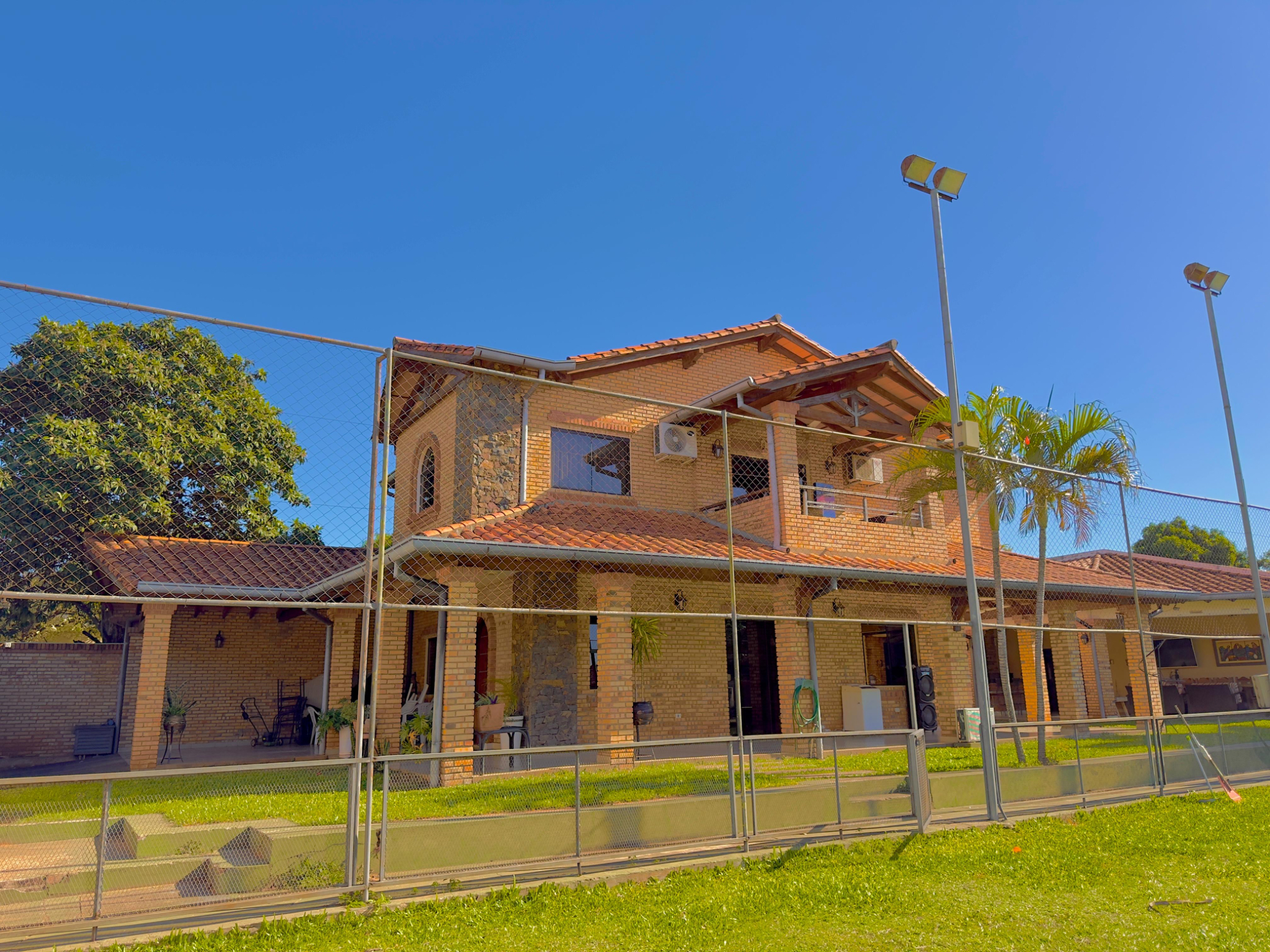 Vendo hermosa residencia en Villa Elisa — foto 2