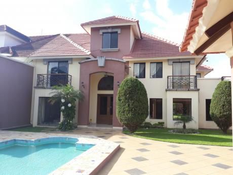 Espectacular Casa De 3 Pisos En Alquiler En Barrio Las Palmas (santa Cruz)