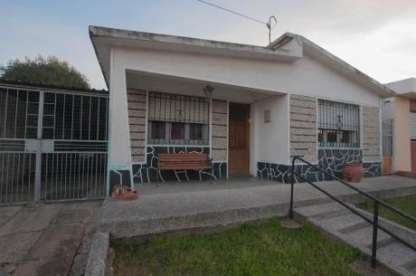 Casa De 2 Dormitorios Zona Sanatorio Minas