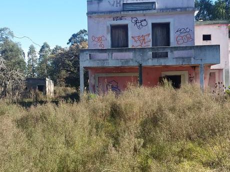 Bajo De Precio Casa A Reciclar Con Gran Terreno De 1 Has 7004 M2