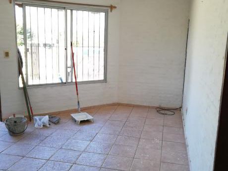 1 Dormitorio, Próxima A Todos Los Servicios!