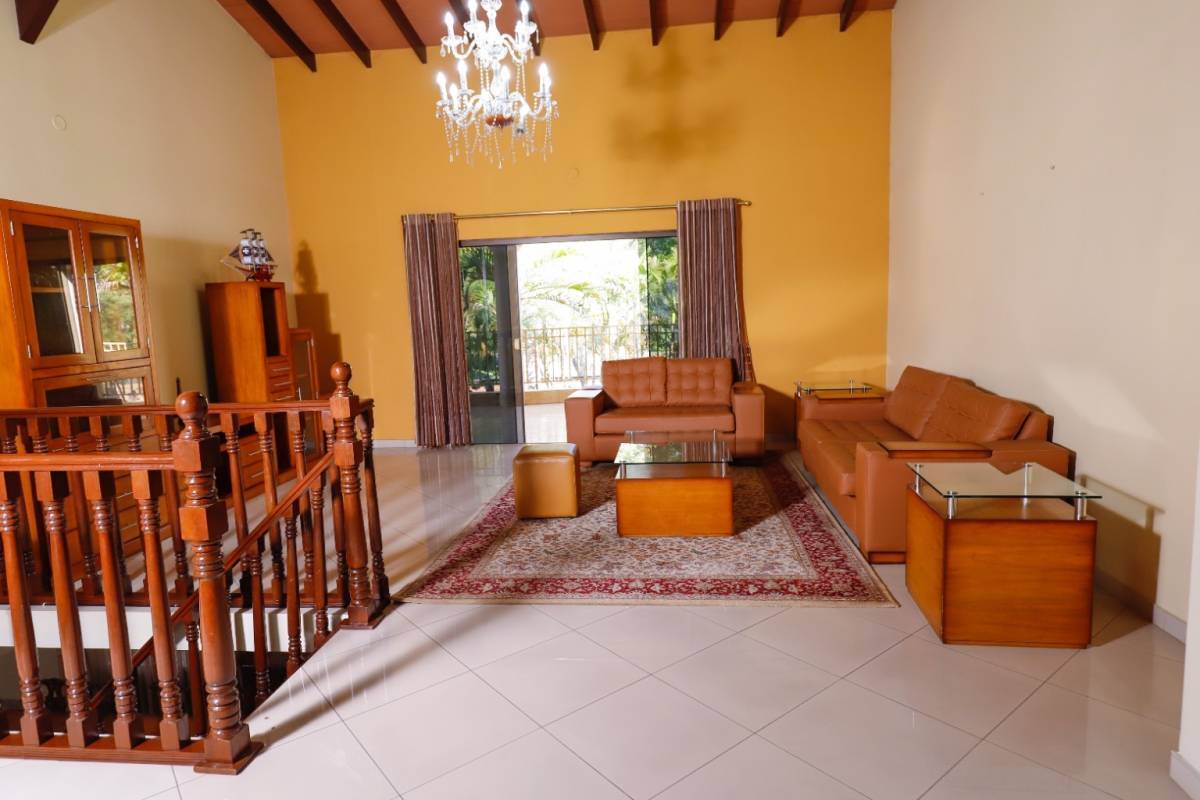 Casa para uso comercial o vivienda de 2.100 m² San lorenzo (z/ shopping pinedo) — foto 3