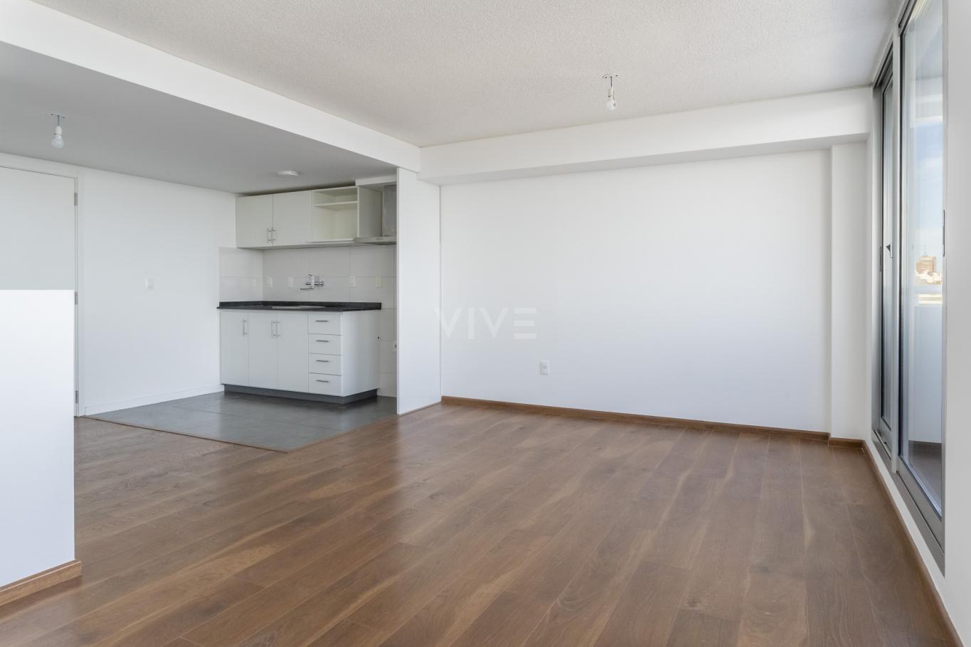 Apartamento alquiler dúplex de 2 dormitorios, Vista a la Rambla, Ciudad Vieja. 710