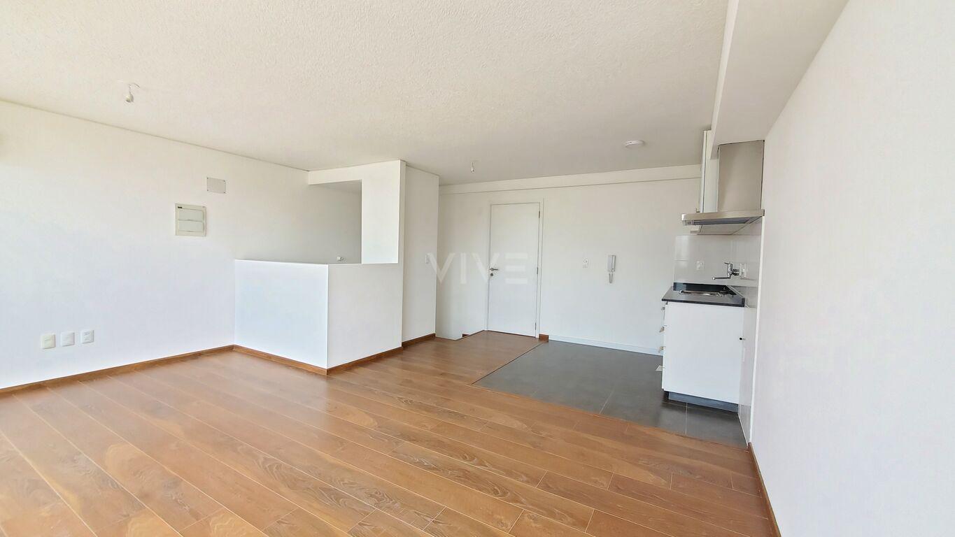 Apartamento alquiler dúplex de 2 dormitorios, Ciudad Vieja, orientación norte. 1109