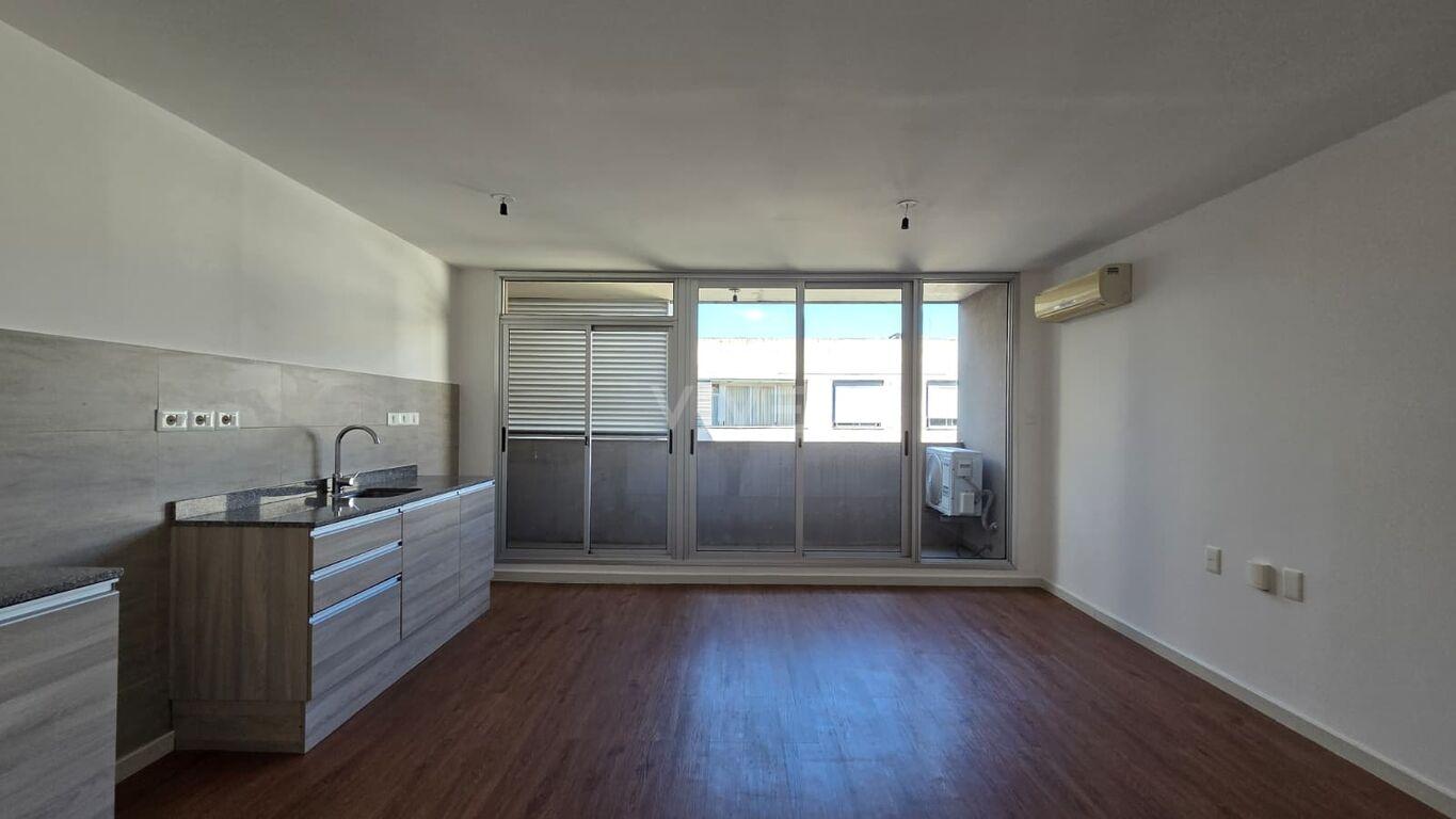 Apartamento alquiler 2 dormitorios, Brazo Oriental. 119.