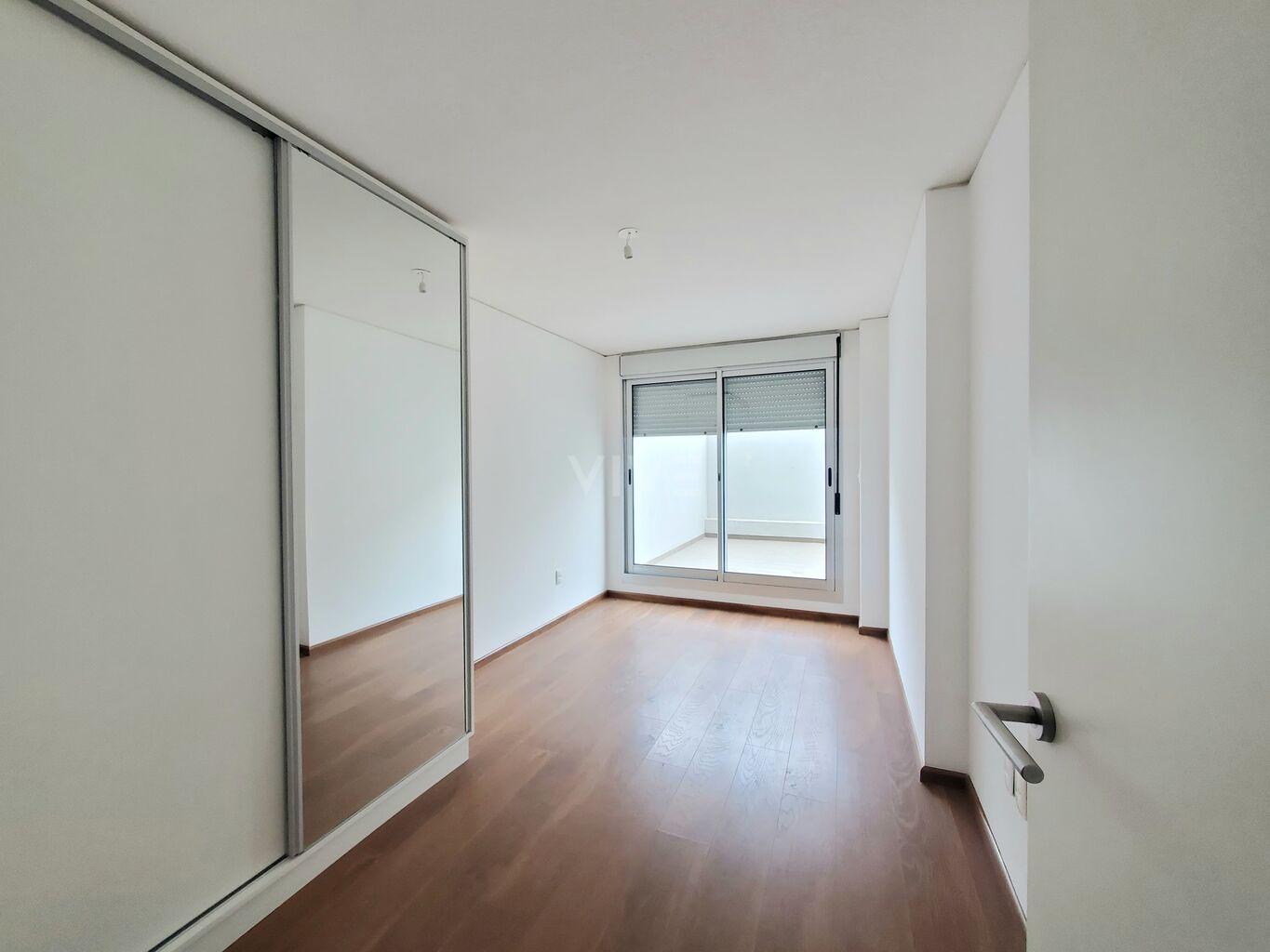 Apartamento, 2 dormitorios con patio y garaje, Ciudad Vieja. 312. · Foto 5