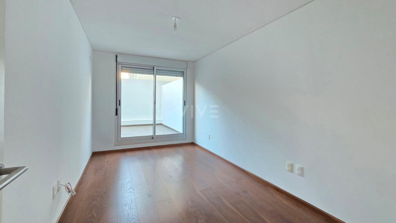 Apartamento, 2 dormitorios con patio y garaje, Ciudad Vieja. 312. · Foto 4