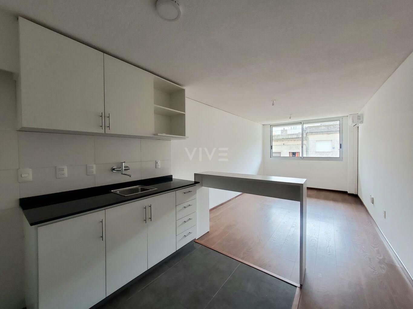 Apartamento, 2 dormitorios con patio y garaje, Ciudad Vieja. 312. - Vista