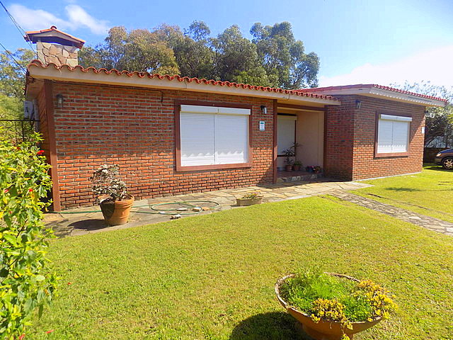 CASA LOS ANGELES MALDONADO EL MILAGRO CA101273 3 DORMITORIOS 3 BAÑOS