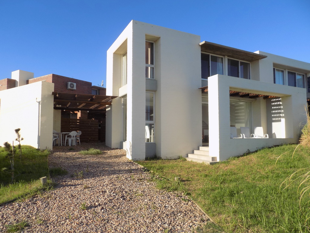 CASA PLAYA GRANDE MALDONADO P.H  III CA101318  3 DORMITORIOS 3 BAÑOS