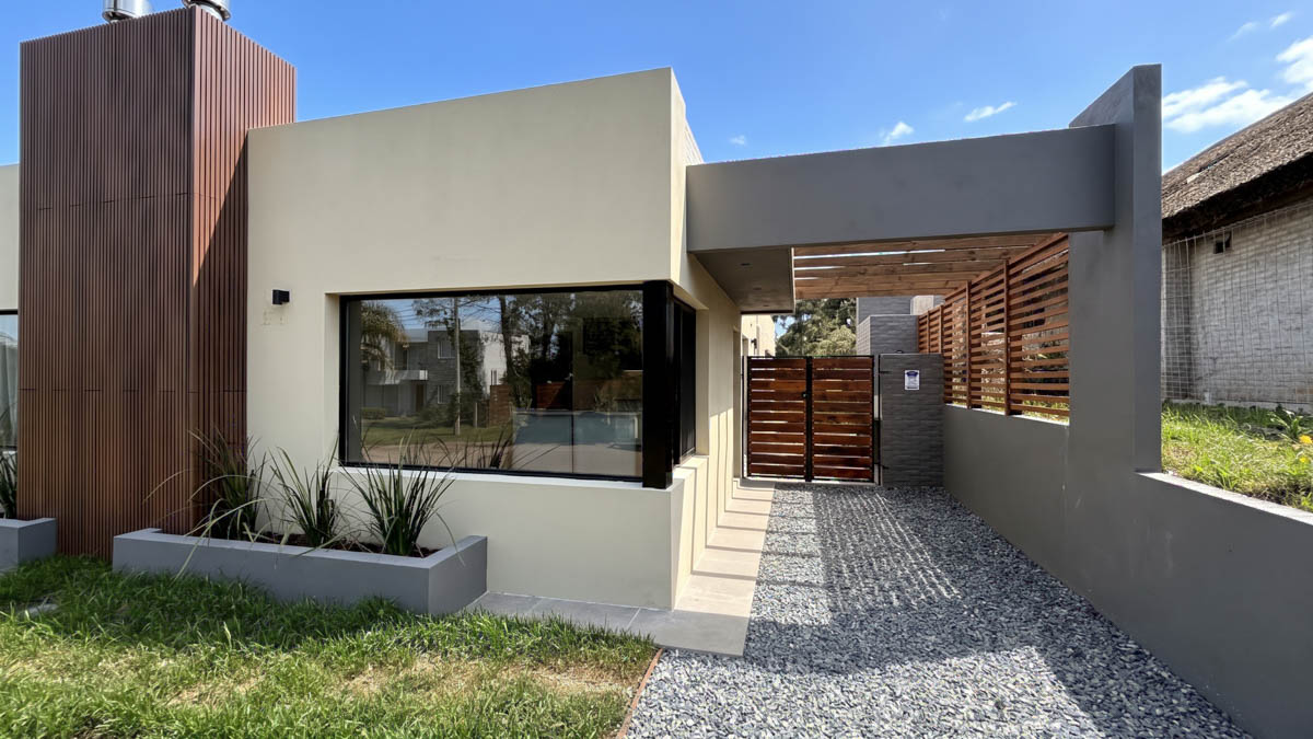 CASA SAN FRANCISCO MALDONADO BISCAYZACÚ CA503119 3 DORMITORIOS 2 BAÑOS