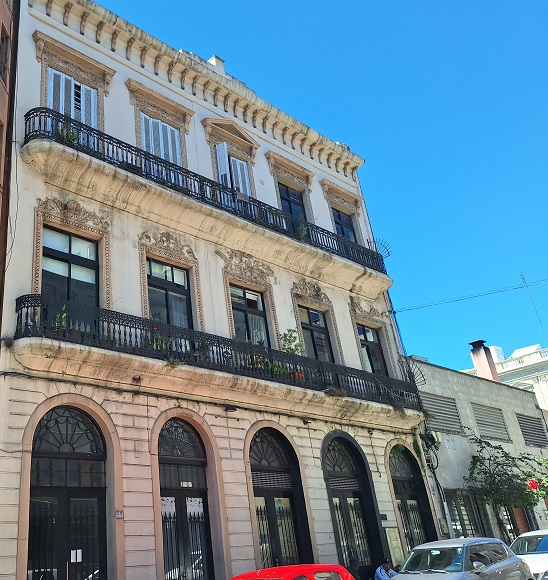 LOCAL CIUDAD VIEJA MONTEVIDEO LOCAL COMERCIAL LO502958  0 DORMITORIOS 2 BAÑOS · Photo 1