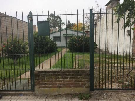 Gran Terreno Con Casita Prefabricada A Refaccionar