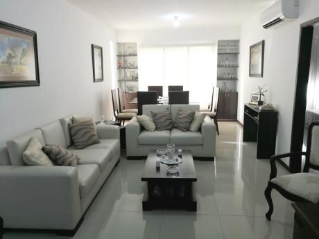 Departamento En Venta En Edificio Lujamar