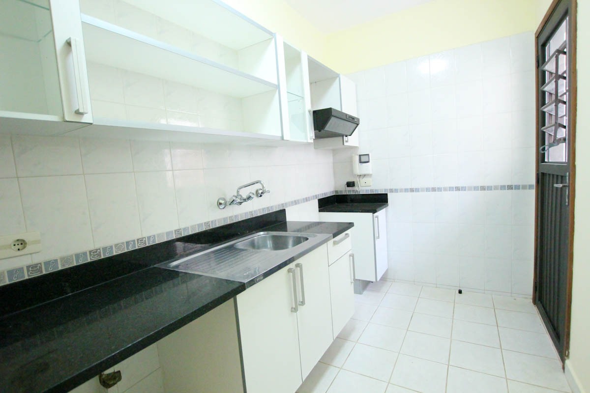 DÚPLEX EN ALQUILER CON QUINCHO Y PATIO – ZONA SANTA TERESA, EJE CORPORATIVO — foto 3