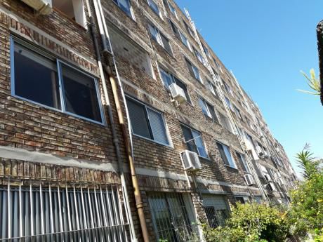 Apartamento Duplex 2 Dormitorios En Buceo Con Garage