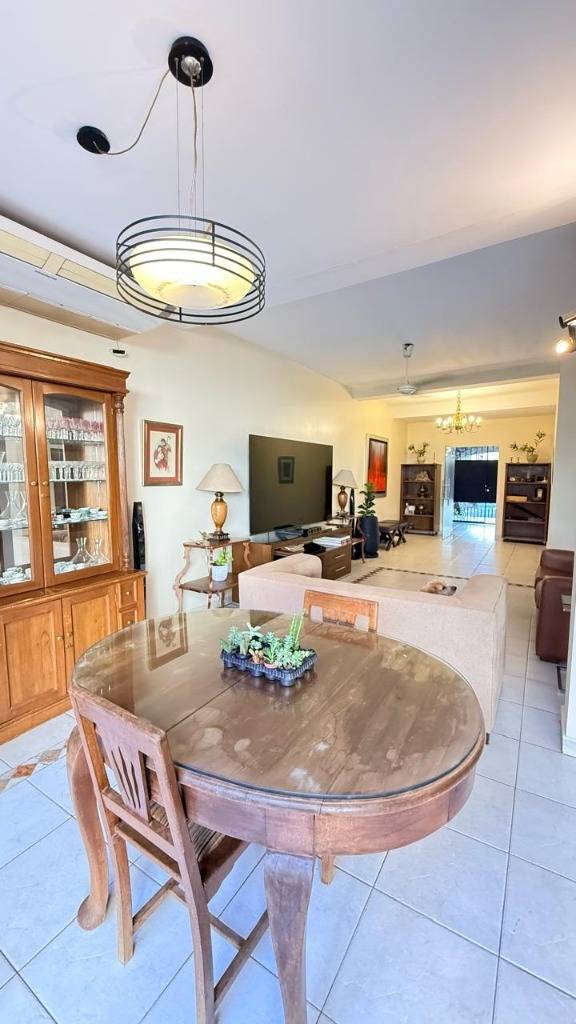 EN VENTA RESIDENCIA EN BARRIO MBURUCUYA ASUNCION — foto 3