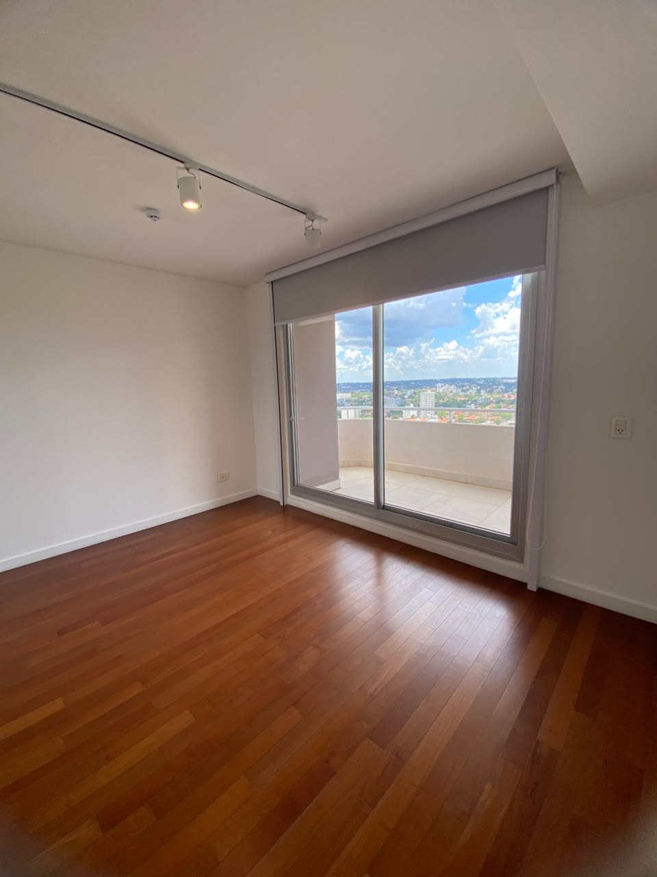 ALQUILO DEPARTAMENTO DE 3 HABITACIONES EN BARRIO YCUA SATI — foto 2