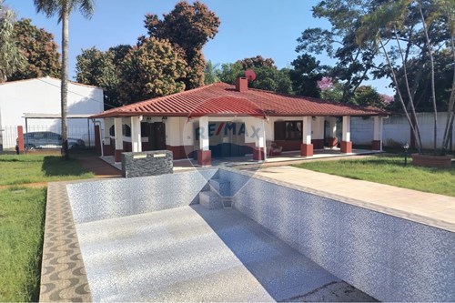 CASA EN VENTA, AREGUA — foto 2