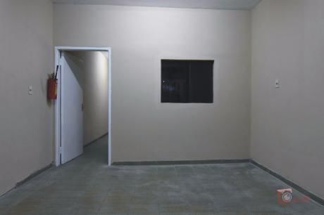 Casa P/vivienda U Oficina, C/salon En Bo.bdno.caballero, A 1 Cuadra Gral.santos
