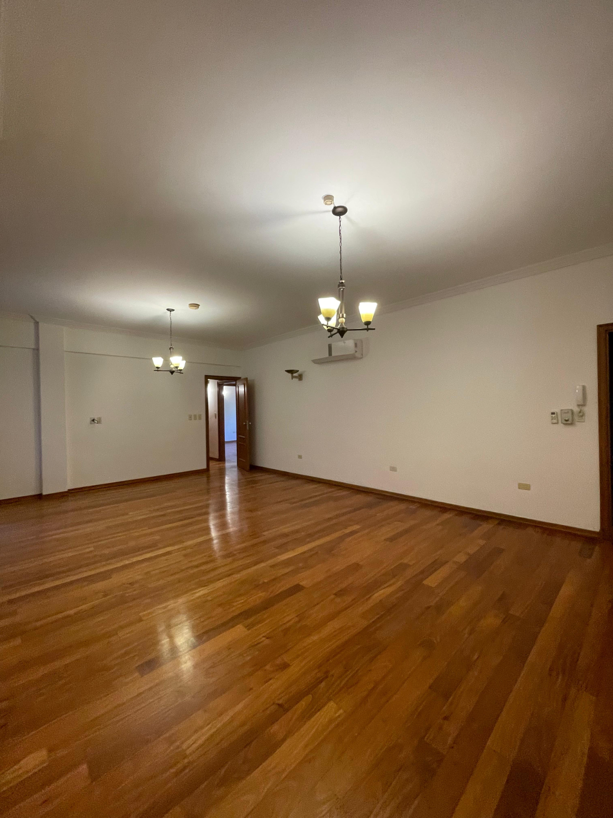 VILLA MORRA, EN ALQUILER, DEPTO DE 4 DORMITORIOS DE 300 M2 CON 2 COCHERAS — foto 2