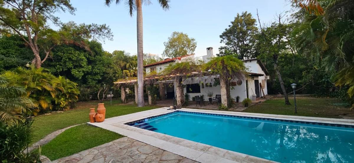 A LA VENTA CASA EN INMEJORABLE ESQUINA EN EL CENTRO DE SAN BERNARDINO — foto 2
